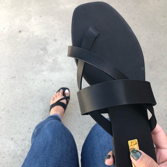 Qupid Shoes - ⬇️ Criss Cross Strappy Slide Sandal in Black